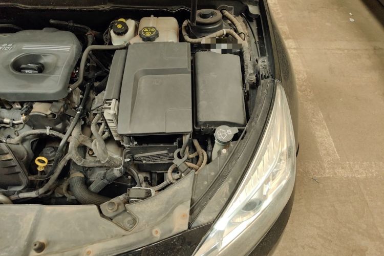 Used Chevrolet Malibu 2013 2.4L Automatic Luxury Edition Engine Bay Left