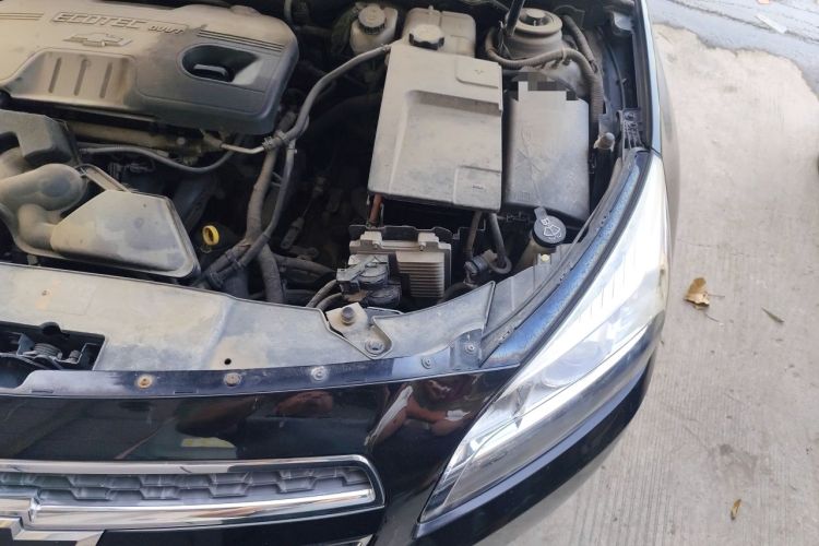Used Chevrolet Malibu 2013 2.0L Automatic Luxury Edition Engine Bay Left