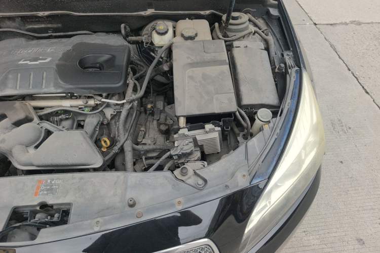 Used Chevrolet Malibu 2013 2.0L Automatic Luxury Edition Engine Bay Left