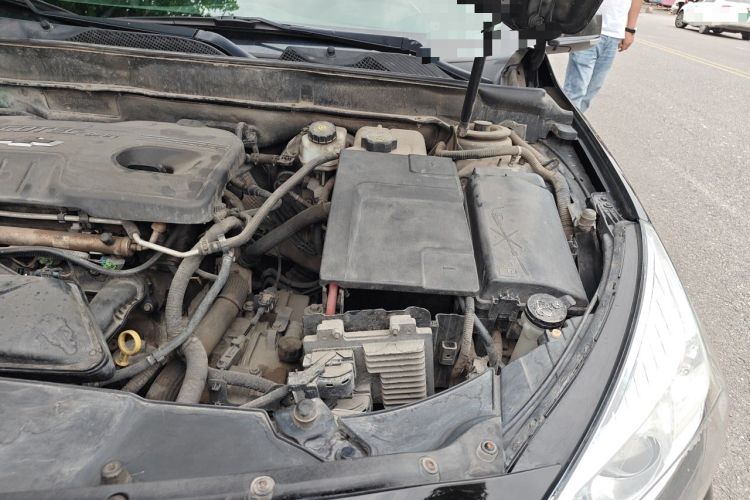 Used Chevrolet Malibu 2013 2.0L Automatic Luxury Edition Engine Bay Left
