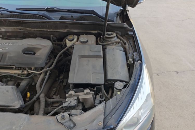 Used Chevrolet Malibu 2013 2.0L Automatic Luxury Edition Engine Bay Left