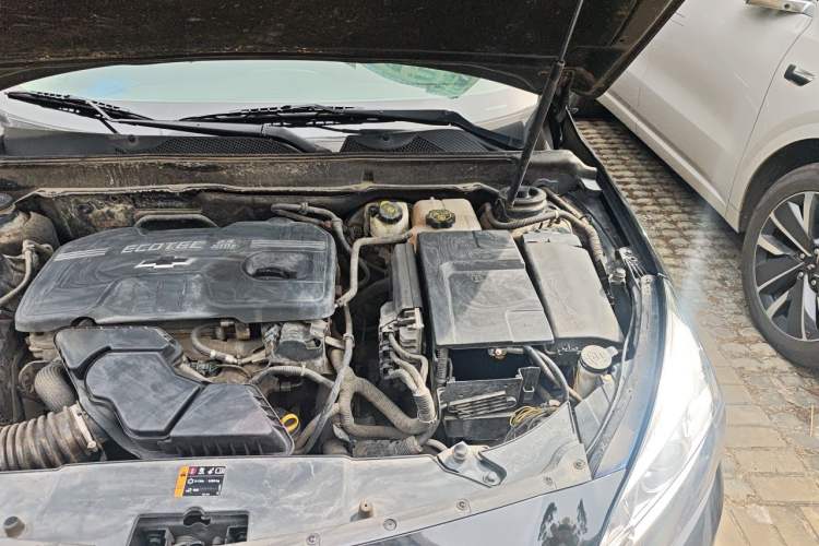 Used Chevrolet Malibu 2013 2.4L Automatic Luxury Edition Engine Bay Left