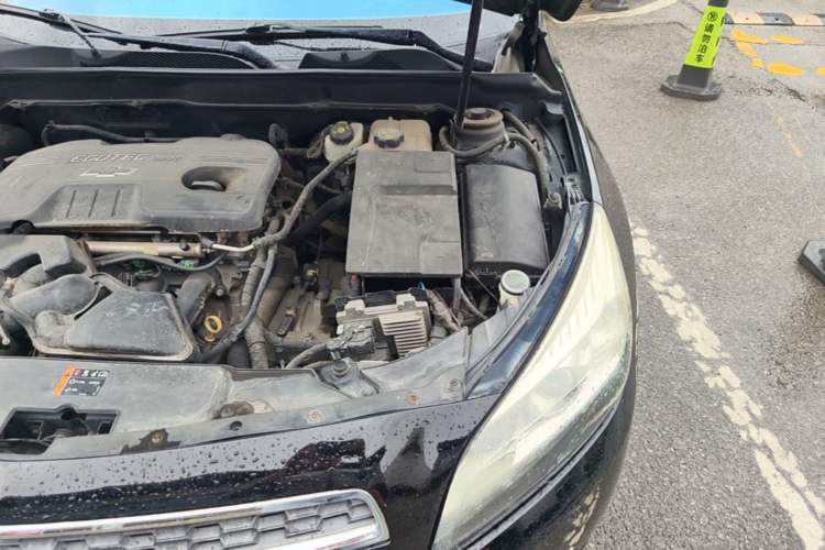 Used Chevrolet Malibu 2013 2.0L Automatic Luxury Edition Engine Bay Left