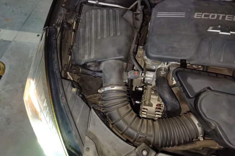 Used Chevrolet Malibu 2013 2.4L Automatic Luxury Edition Engine Bay Right