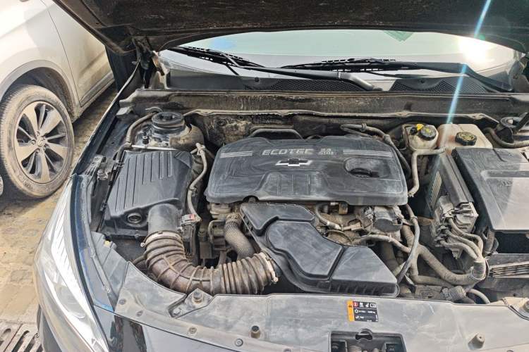 Used Chevrolet Malibu 2013 2.4L Automatic Luxury Edition Engine Bay Right