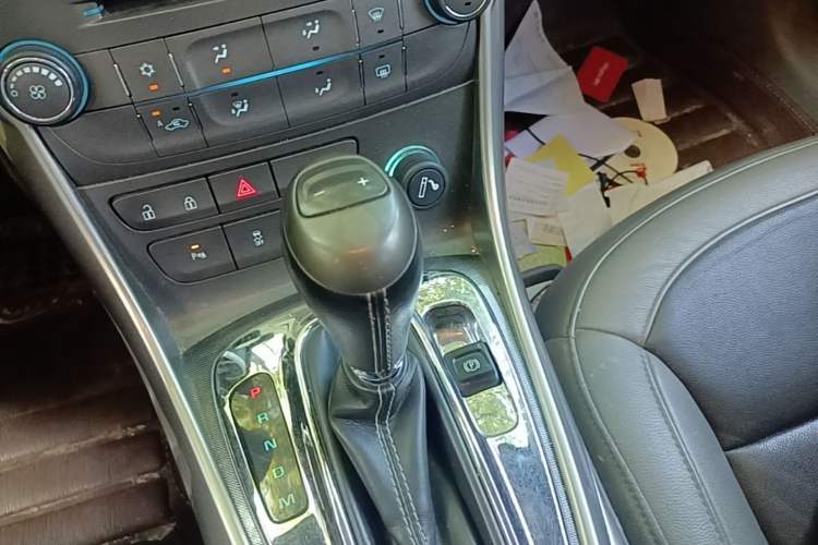 Used Chevrolet Malibu 2013 2.0L Automatic Luxury Edition Gear Lever