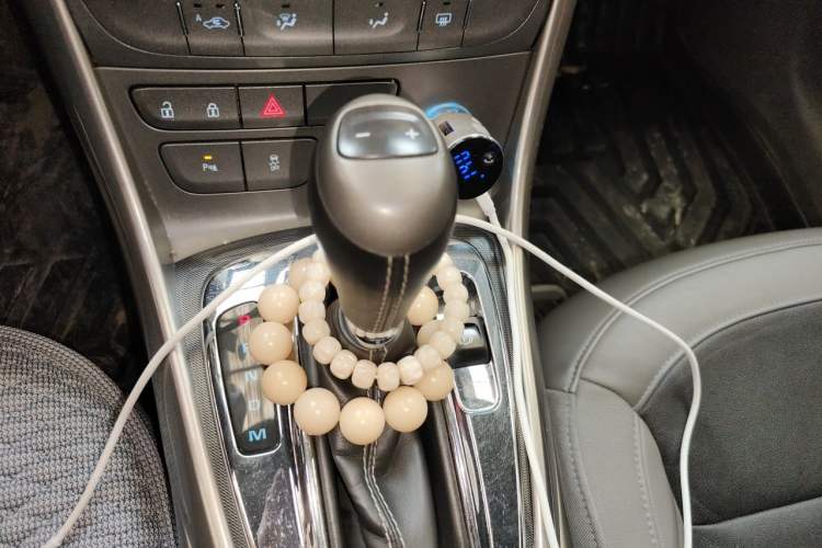Used Chevrolet Malibu 2013 2.4L Automatic Luxury Edition Gear Lever