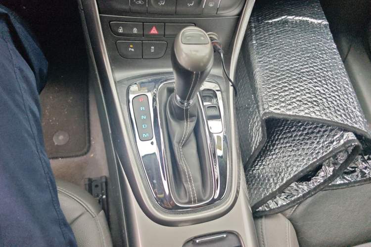 Used Chevrolet Malibu 2013 2.0L Automatic Luxury Edition Gear Lever