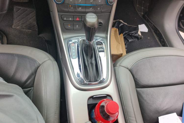 Used Chevrolet Malibu 2013 2.0L Automatic Luxury Edition Gear Lever
