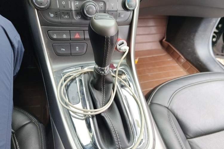 Used Chevrolet Malibu 2013 2.4L Automatic Flagship Edition Gear Lever