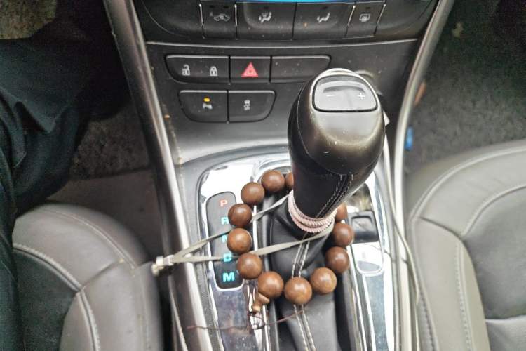 Used Chevrolet Malibu 2013 2.0L Automatic Luxury Edition Gear Lever
