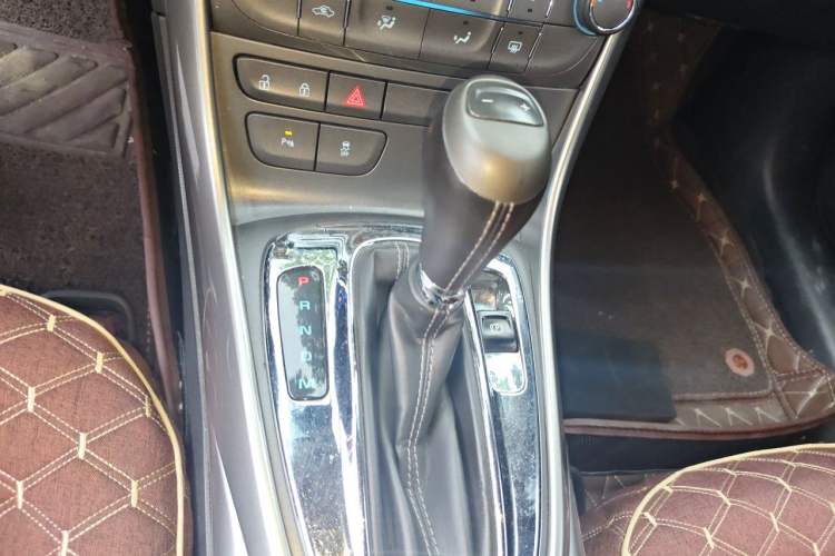 Used Chevrolet Malibu 2013 1.6T Automatic Comfort Edition Gear Lever