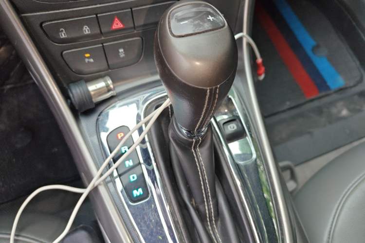 Used Chevrolet Malibu 2013 2.0L Automatic Luxury Edition Gear Lever