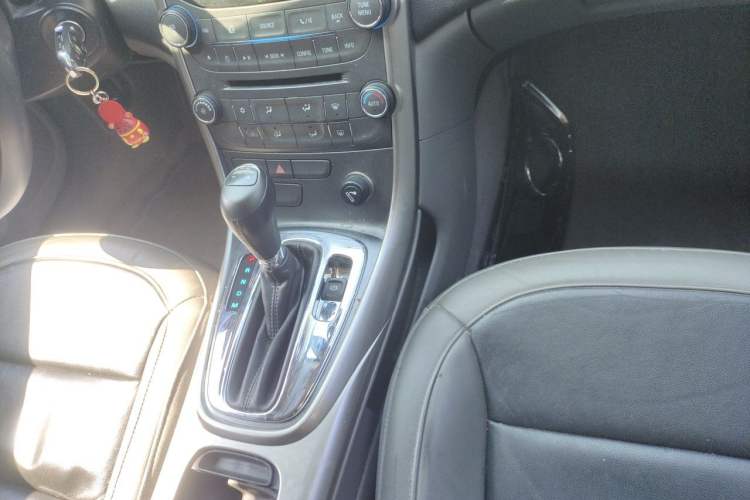 Used Chevrolet Malibu 2013 2.0L Automatic Classic Edition Gear Lever