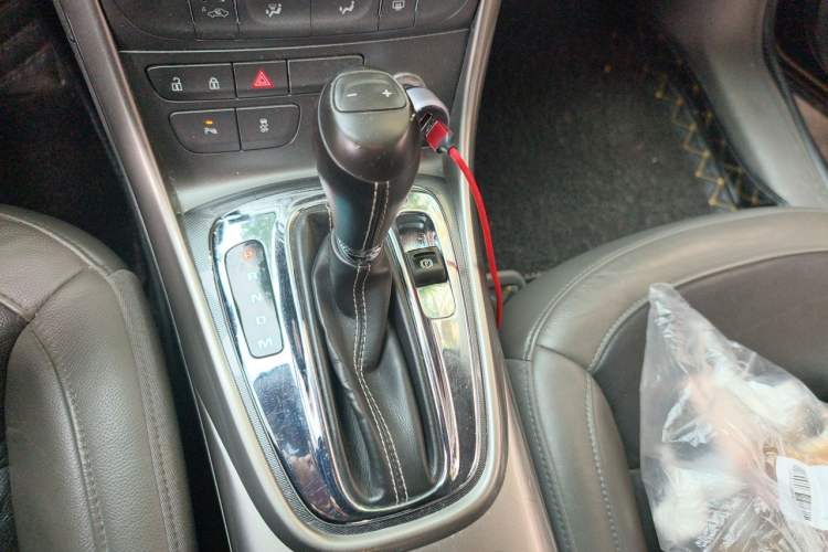 Used Chevrolet Malibu 2013 2.0L Automatic Luxury Edition Gear Lever