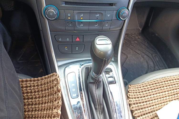 Used Chevrolet Malibu 2013 2.0L Automatic Luxury Edition Gear Lever
