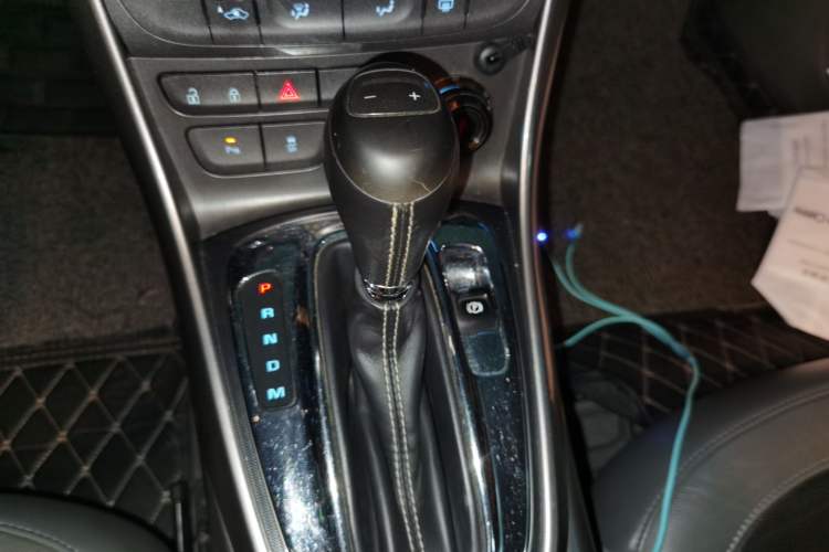 Used Chevrolet Malibu 2013 2.4L Automatic Luxury Edition Gear Lever