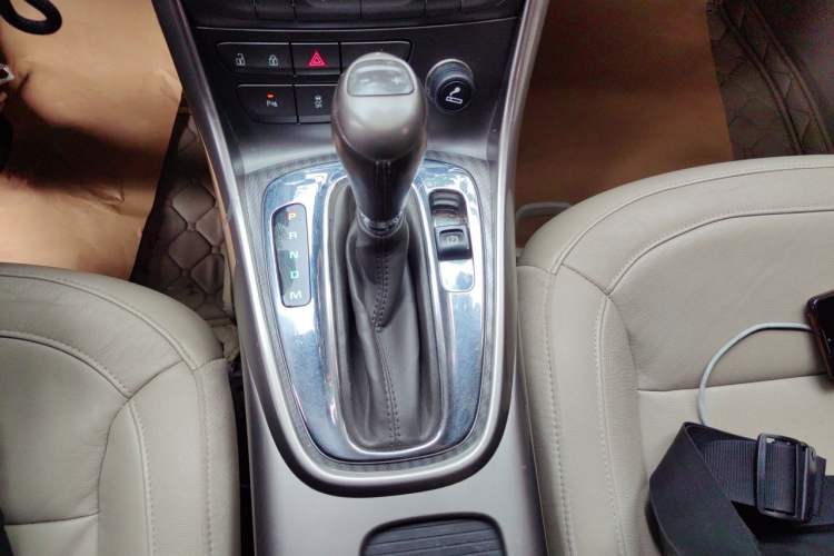 Used Chevrolet Malibu 2013 2.4L Automatic Luxury Edition Gear Lever