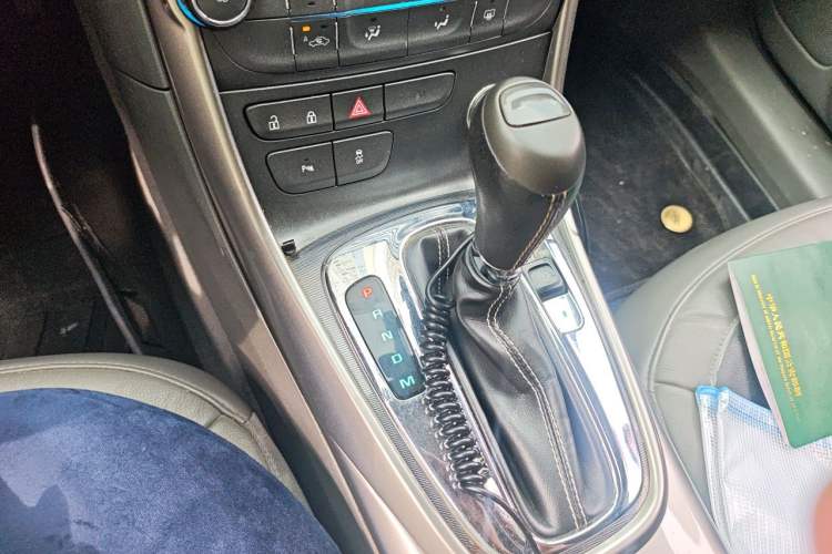 Used Chevrolet Malibu 2013 2.4L Automatic Luxury Edition Gear Lever