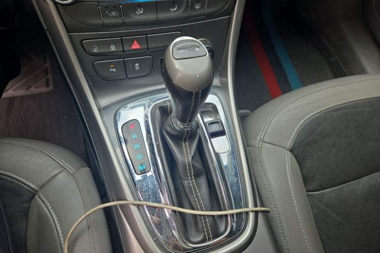 Used Chevrolet Malibu 2013 2.4L Automatic Luxury Edition Gear Lever