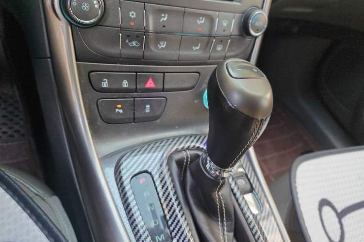 Used Chevrolet Malibu 2013 2.4L Automatic Luxury Edition Gear Lever