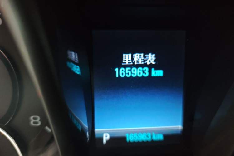 Used Chevrolet Malibu 2013 1.6T Automatic Luxury Edition Odometer Close Up