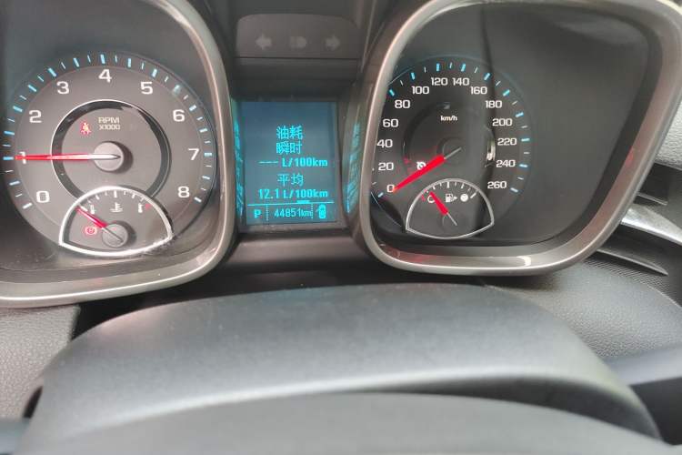 Used Chevrolet Malibu 2013 2.0L Automatic Luxury Edition Odometer Close Up