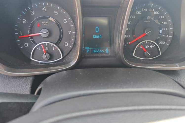 Used Chevrolet Malibu 2013 2.0L Automatic Luxury Edition Odometer Close Up