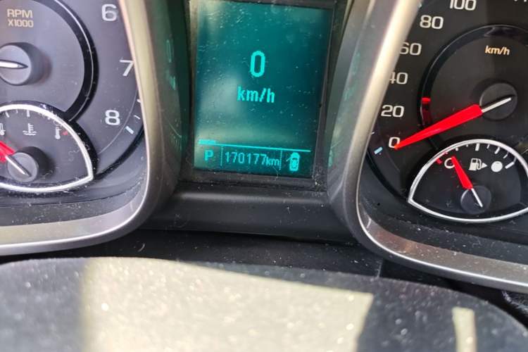 Used Chevrolet Malibu 2013 1.6T Automatic Comfort Edition Odometer Close Up