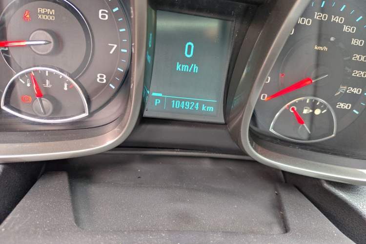 Used Chevrolet Malibu 2013 1.6T Automatic Comfort Edition Odometer Close Up