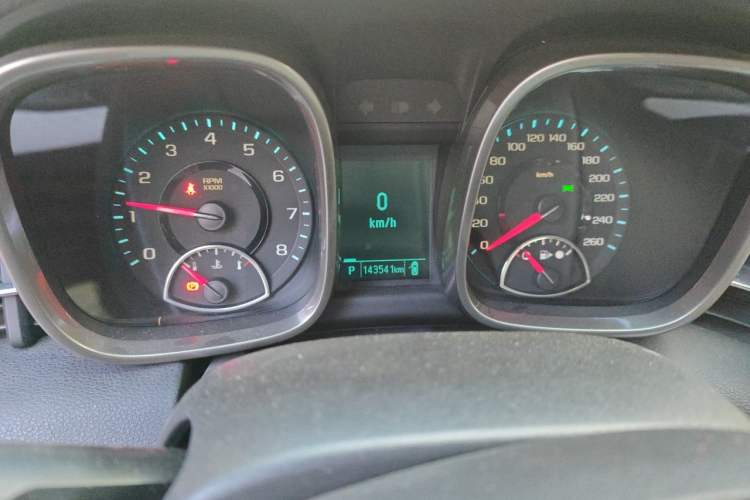 Used Chevrolet Malibu 2013 2.4L Automatic Luxury Edition Odometer Close Up