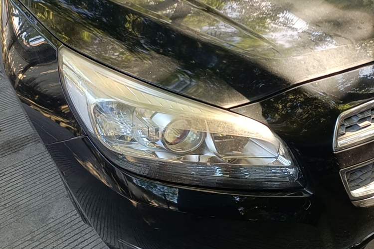 Used Chevrolet Malibu 2013 2.0L Automatic Luxury Edition Right Front Headlight