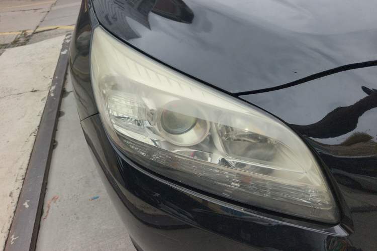 Used Chevrolet Malibu 2013 2.0L Automatic Luxury Edition Right Front Headlight
