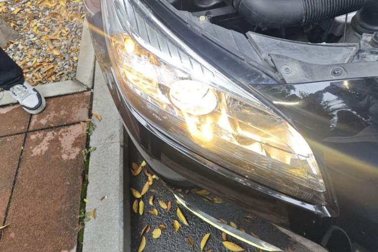 Used Chevrolet Malibu 2013 1.6T Automatic Comfort Edition Right Front Headlight