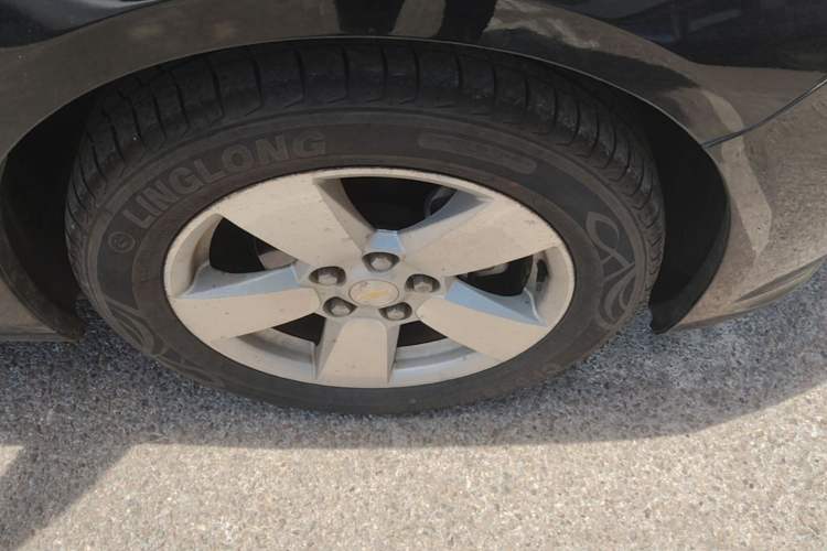 Used Chevrolet Malibu 2013 2.0L Automatic Comfort Edition Right Front Wheel Hub