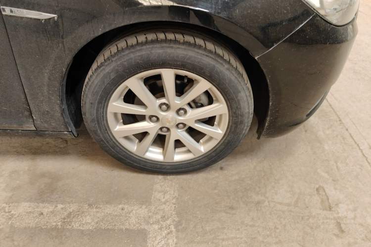 Used Chevrolet Malibu 2013 2.4L Automatic Luxury Edition Right Front Wheel Hub