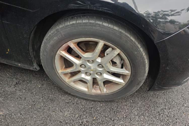 Used Chevrolet Malibu 2013 1.6T Automatic Luxury Edition Right Front Wheel Hub