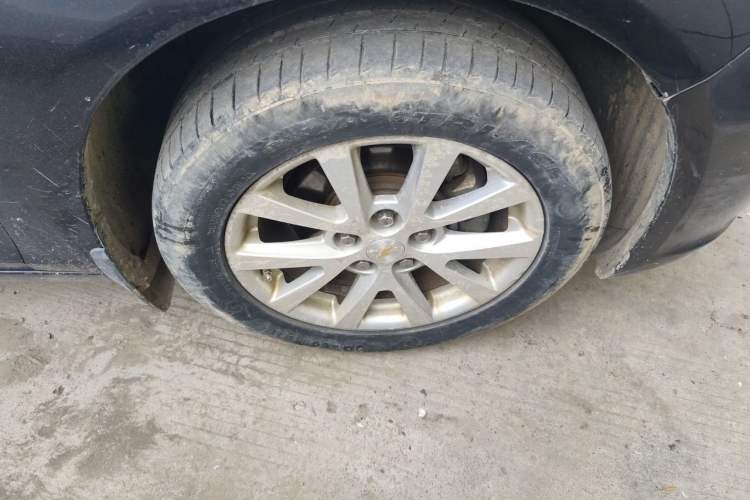 Used Chevrolet Malibu 2013 2.0L Automatic Luxury Edition Right Front Wheel Hub