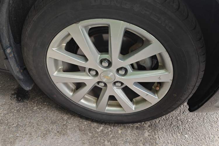 Used Chevrolet Malibu 2013 2.0L Automatic Luxury Edition Right Front Wheel Hub
