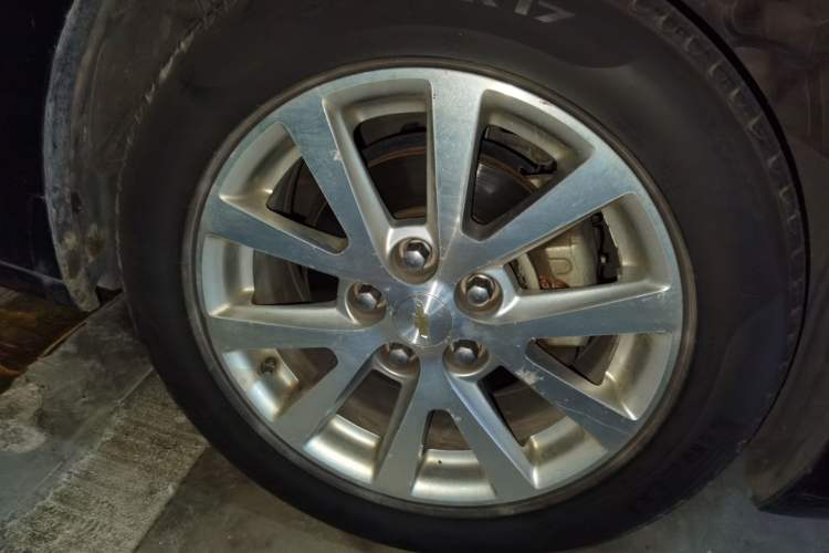 Used Chevrolet Malibu 2013 2.4L Automatic Luxury Edition Right Front Wheel Hub