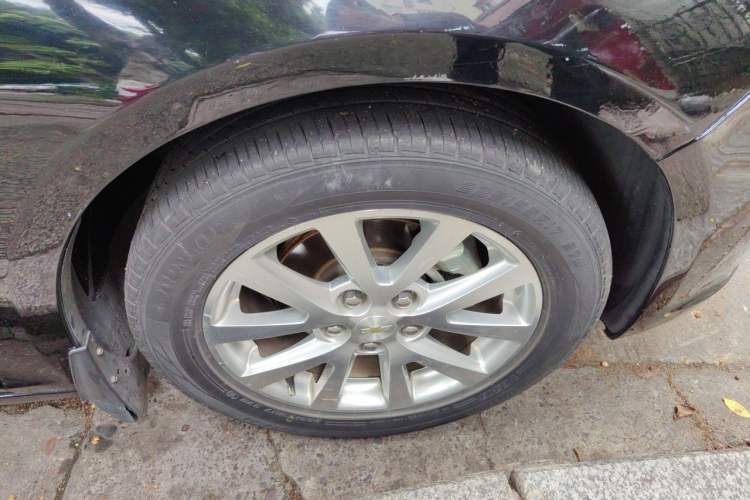 Used Chevrolet Malibu 2013 2.4L Automatic Luxury Edition Right Front Wheel Hub
