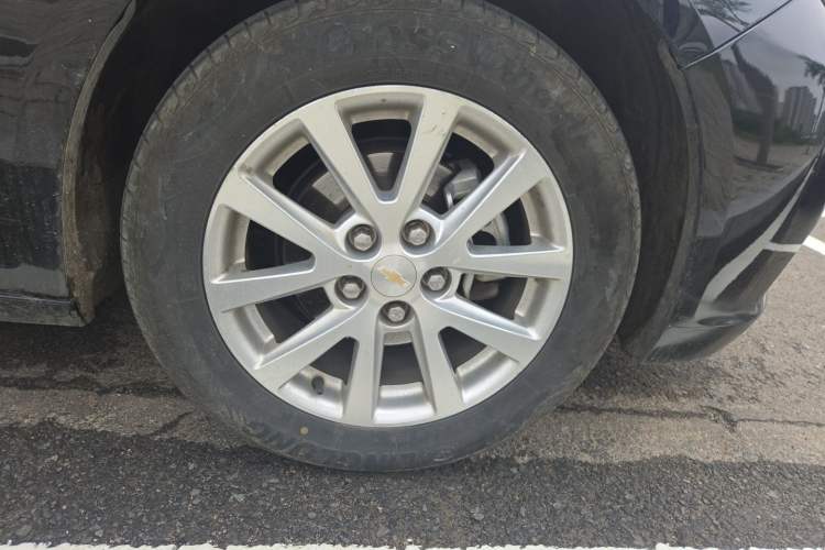 Used Chevrolet Malibu 2013 2.4L Automatic Luxury Edition Right Front Wheel Hub