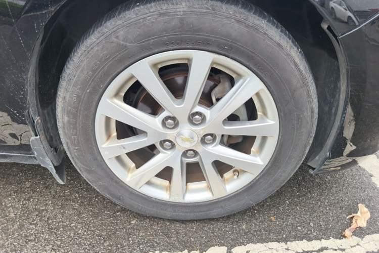 Used Chevrolet Malibu 2013 2.0L Automatic Luxury Edition Right Front Wheel Hub