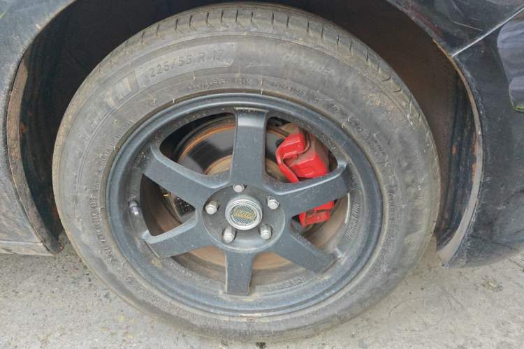 Used Chevrolet Malibu 2013 2.4L Automatic Luxury Edition Right Front Wheel Hub