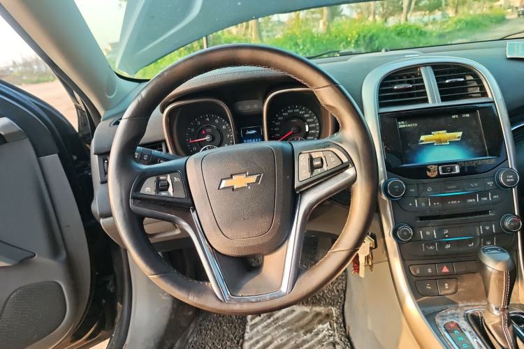 Used Chevrolet Malibu 2013 2.4L Automatic Luxury Edition Steering Wheel