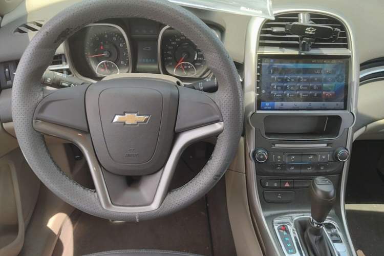 Used Chevrolet Malibu 2013 2.0L Automatic Comfort Edition Steering Wheel