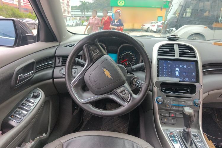 Used Chevrolet Malibu 2013 2.0L Automatic Luxury Edition Steering Wheel