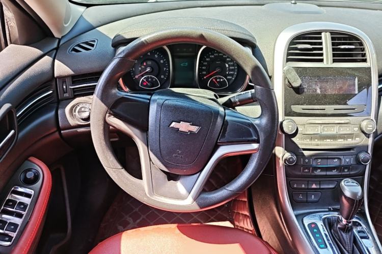 Used Chevrolet Malibu 2013 1.6T Automatic Comfort Edition Steering Wheel