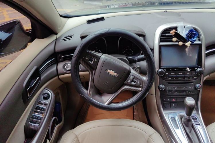 Used Chevrolet Malibu 2013 2.4L Automatic Luxury Edition Steering Wheel