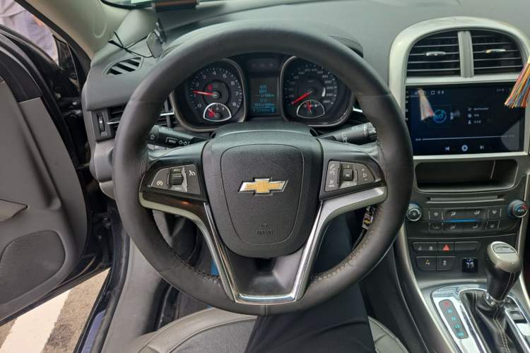 Used Chevrolet Malibu 2013 2.4L Automatic Luxury Edition Steering Wheel